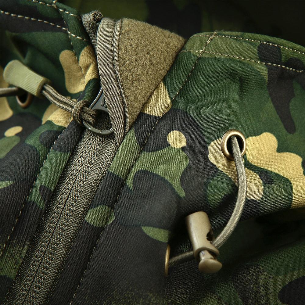 Men’s Green Camouflage Jacket – Lightweight Water-Resistant Windbreaker